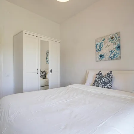 3 Bedroom With Stunning Guadalquivir Views Apartment